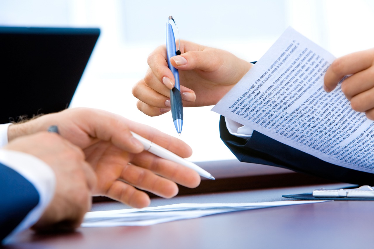 découvrez tout ce qu'il faut savoir sur les contracts, leurs types, leur fonctionnement et les points clés à connaître avant de signer un contrat en toute sécurité.